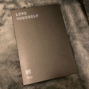 BTS Love Yourself: Tear (R ver)